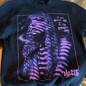 Taylor Swift Black Sweatshirt (lavender haze)